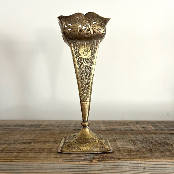 Brass bud vase - Picture 1 of 7